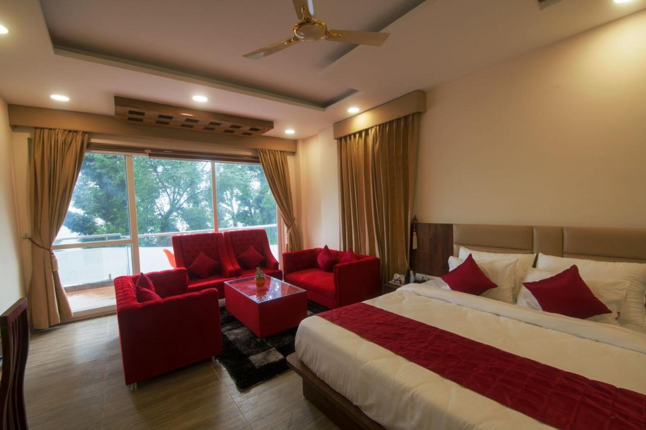 Shivaay Morex- A Vegetarian Hotel Dharamshala Buitenkant foto